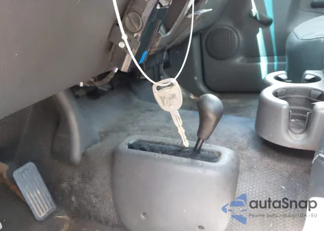 2003 Chevrolet Silverado 1500 Work Truck z USA, uszkodzony, nr VIN 1GCEK14V73Z101029